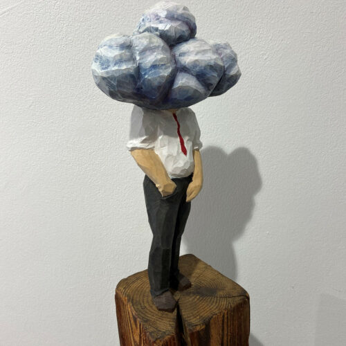 “Head in Clouds” Holzskulptur Bild 1